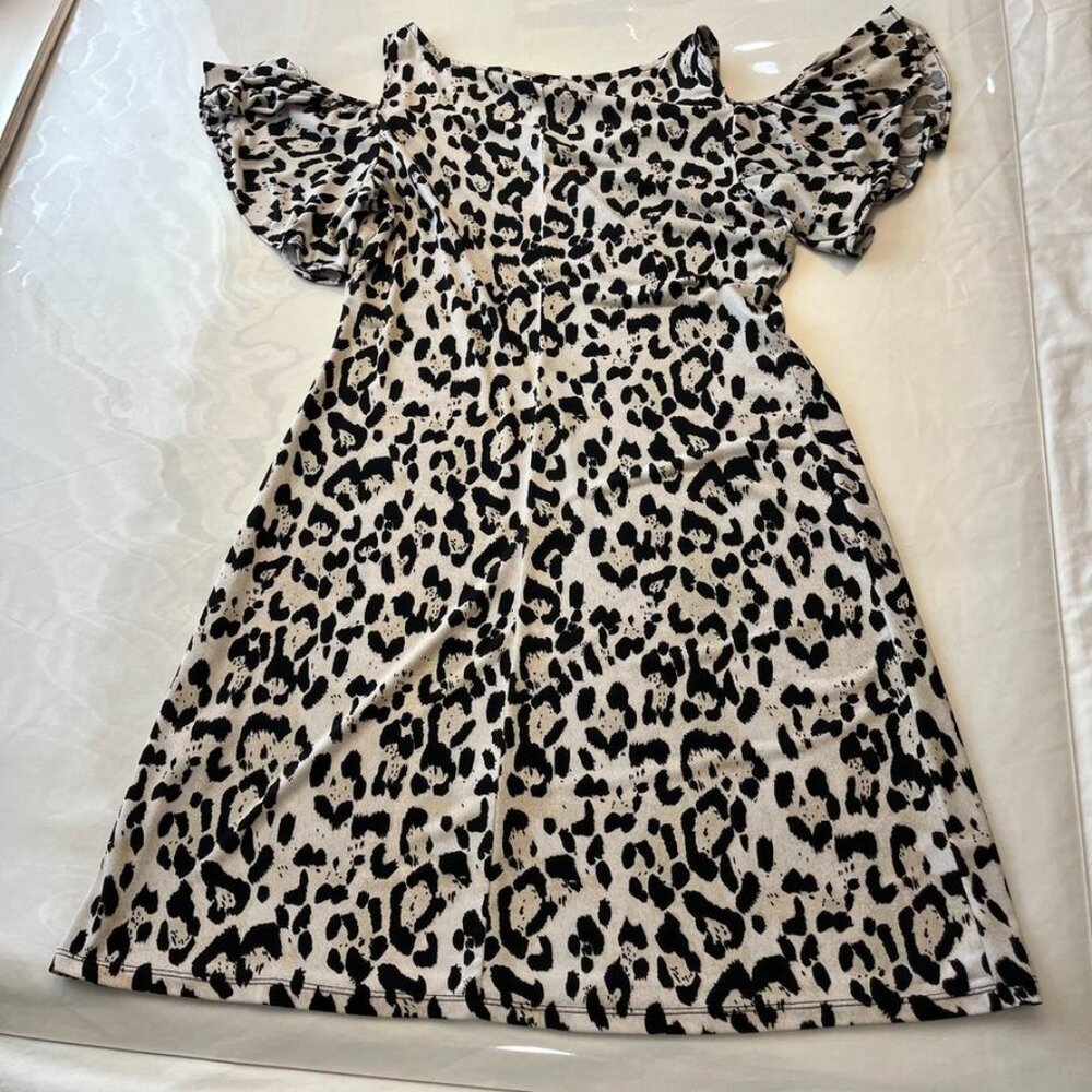Msk Leopard Print Cold Shoulder Flutter Sleeve Dr… - image 3